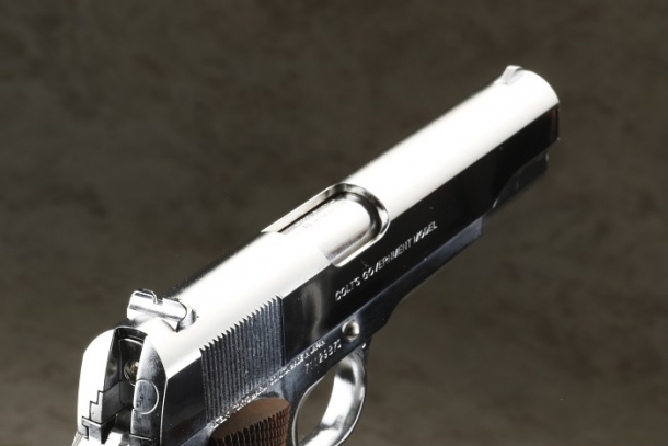 キラキラ・ド派手なガバメント！ 東京マルイ「ガスブローバックガン