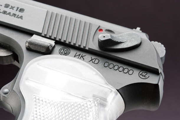 マカロフのブルガリア生産型をスケルトングリップ付きで再現「KSC