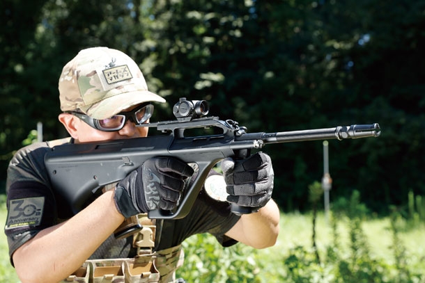 今なお色褪せない魅力を放つブルパップライフル電動ガン「東京マルイ