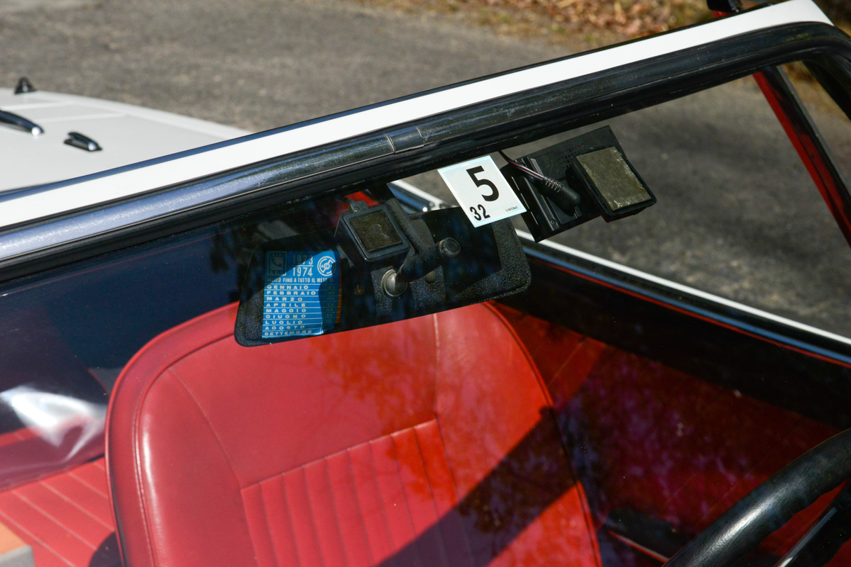 FIAT / 850 Spider | CARZY