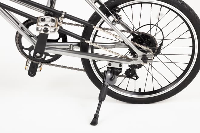 雨の日にうれしい前後輪駆動（2WD）の自転車「DOUBLE 2WD Mini-Velo