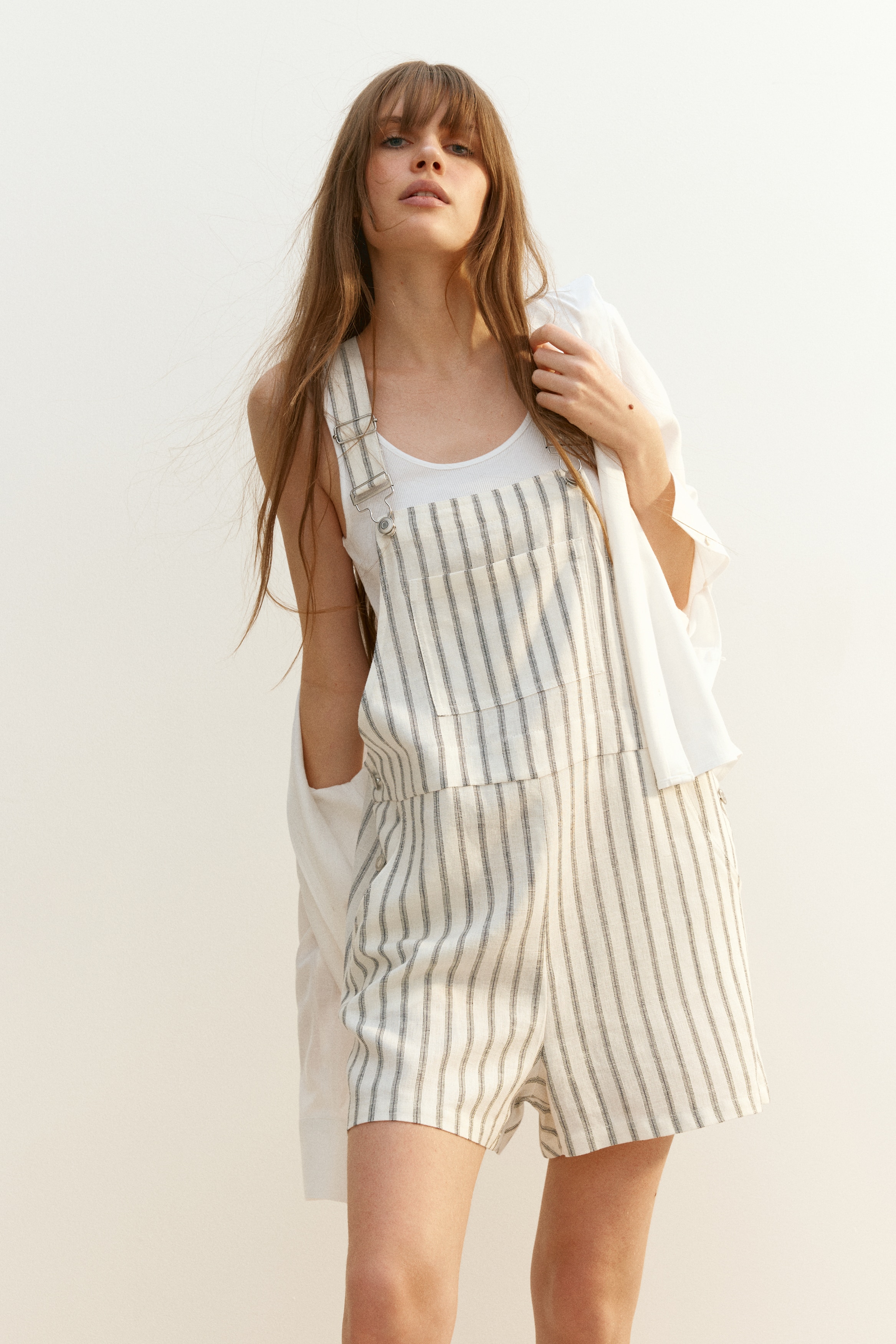 Linen-Blend Overall Shorts - White/gray striped - Ladies | H&M US