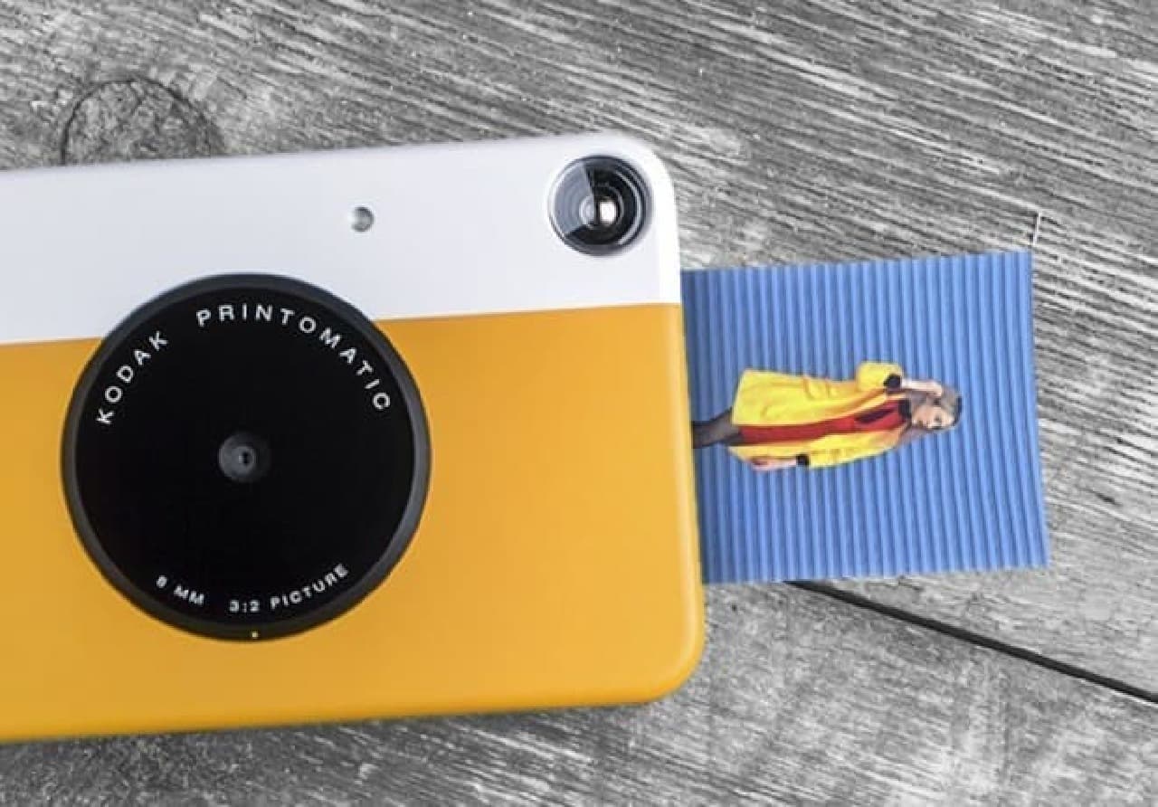 デジカメなのにチェキみたいな“インスタントデジタル”カメラ「KODAK