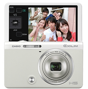 カメラだけど“二つ折り”──カシオ、チルト機能が特徴のコンデジ「EX