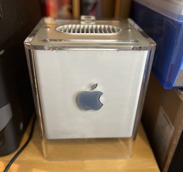 Apple最後のデジカメを再起動したらMac Studioの祖先まで巻き込んだ