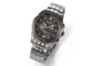 セイコー、大人の男性向けワールドタイムソーラー電波時計 - ITmedia