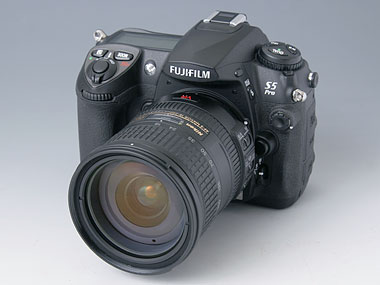 従来比400％のダイナミックレンジ――富士フイルム「FinePix S5 Pro