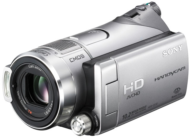 スマイルシャッター」搭載のHDハンディカム：笑顔を逃がさない