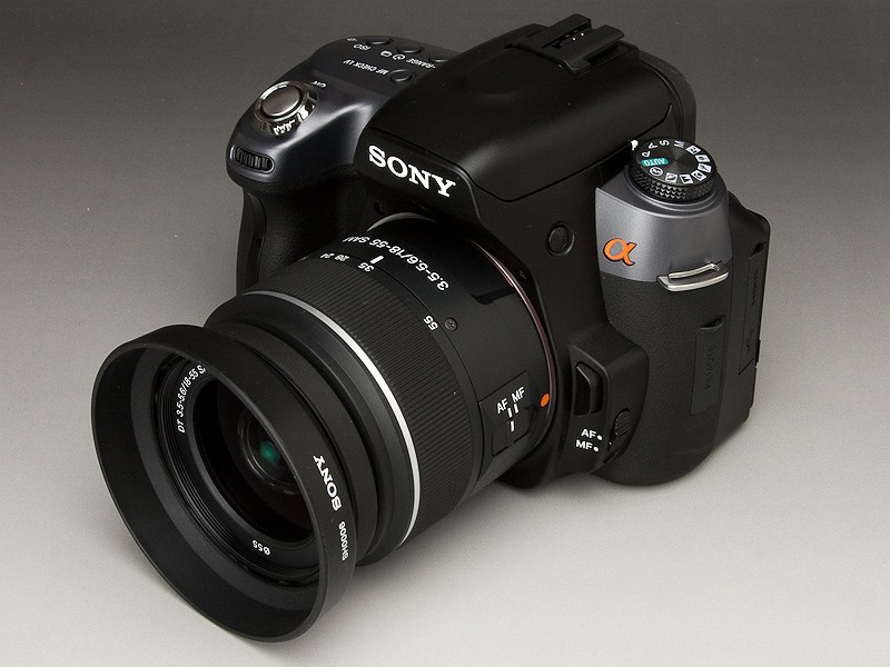 デザイン踏襲、中身は大きく進化――ソニー「α550」：レビュー（1/5