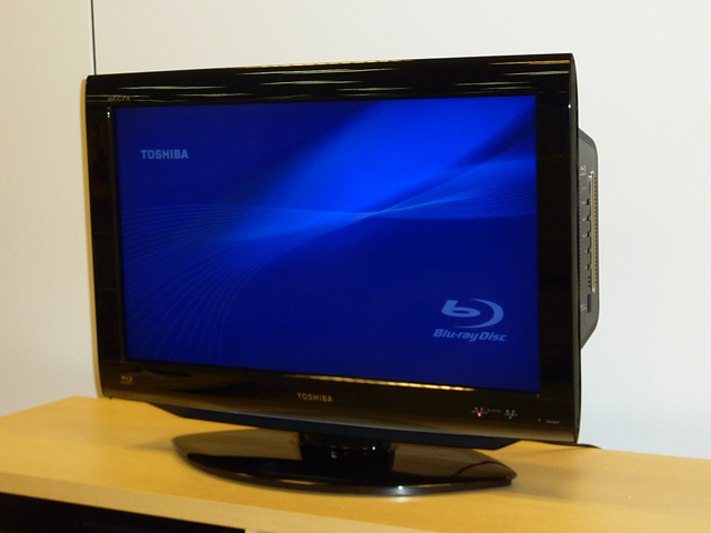 東芝初のBlu-ray Disc内蔵テレビ、REGZA「26R1BDP」：新生活テレビ特集