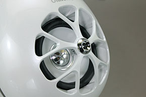 どっちも使える！ OlasonicのiPod用／ウォークマン用スピーカーを比較