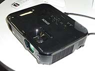 エプソン、6万円を切るエントリー向けプロジェクター「EH-TW400