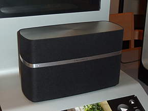 B＆W、シンプルデザインのAirPlay対応スピーカー「A5/A7」：MacやiPad