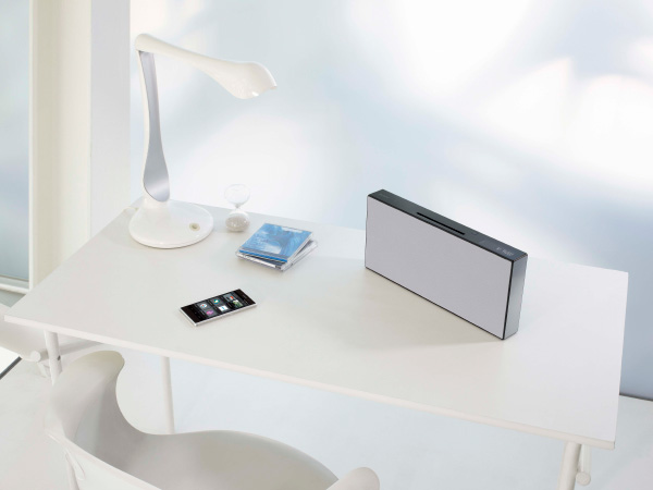 机においてもジャマにならないマルチコネクトコンポ――ソニー「CMT-X7CD