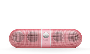 表も裏もピンク――BeatsのBluetoothスピーカー「Beats Pill」にニッキ