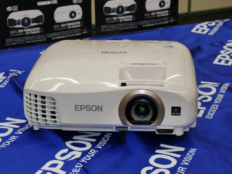 10万円で“非日常”へ――エプソンが3D対応プロジェクター「EH-TW5350S」を