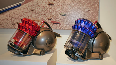 ダイソン、1年半ぶりのキャニスター掃除機「Dyson Ball Fluffy