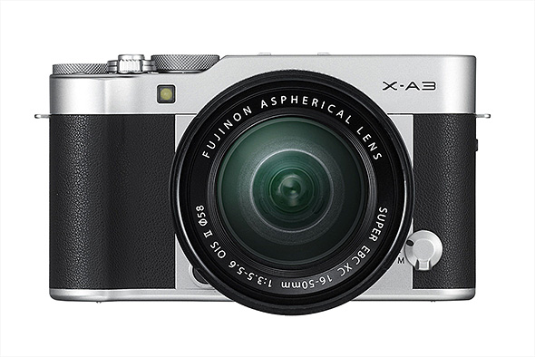 富士フイルム、コンパクトなミラーレス一眼「FUJIFILM X-A3」を発表