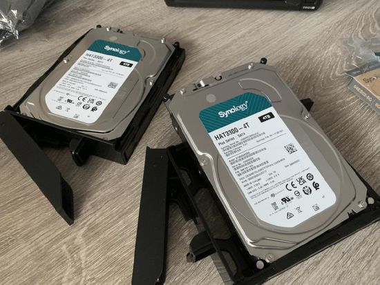 Synology Plus Series 3.5' SATA HDD Hat3300-4t Synology Nas Server