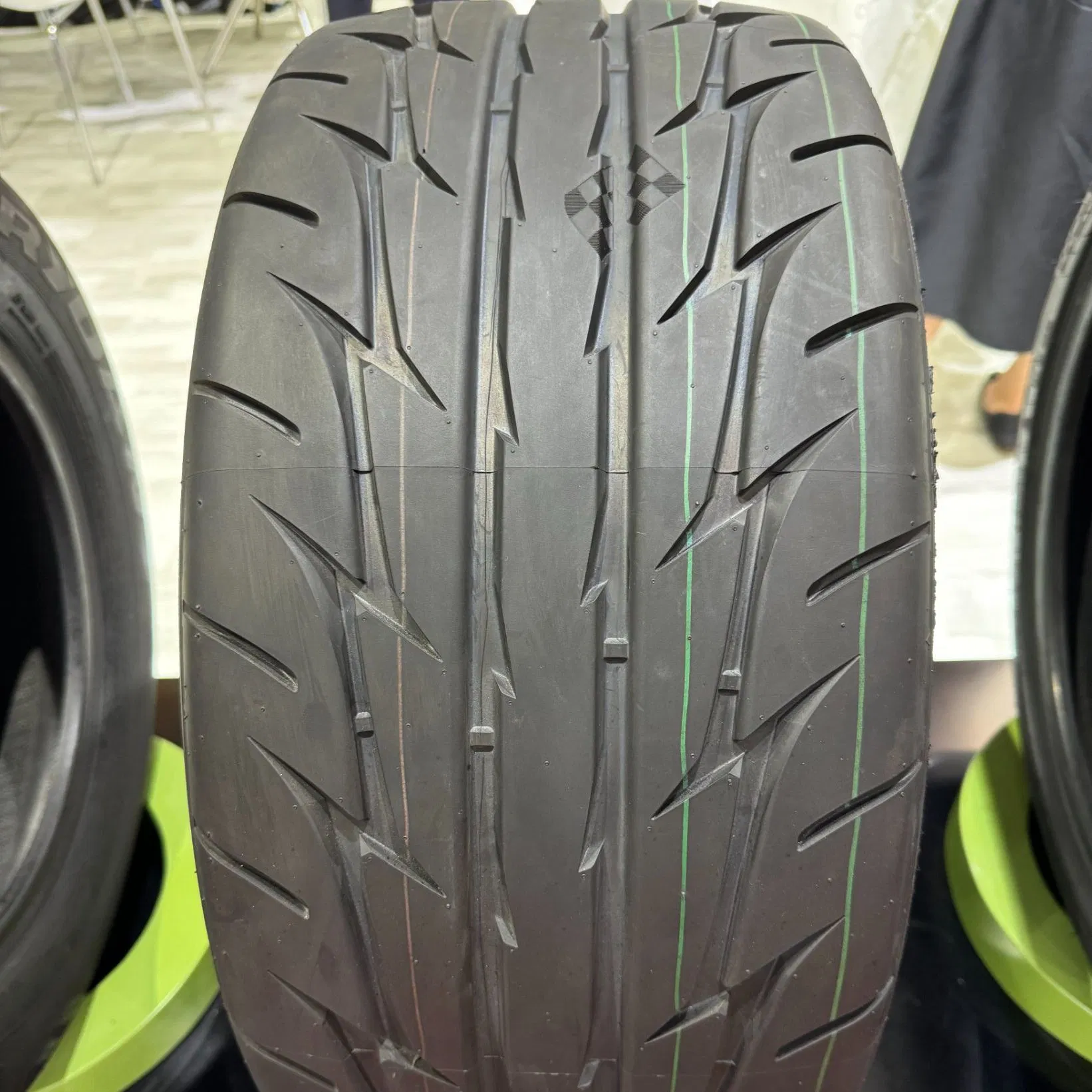 R23 Semi-Slick Formula Sports Radial Tyre UHP Racing Car 15'' 165