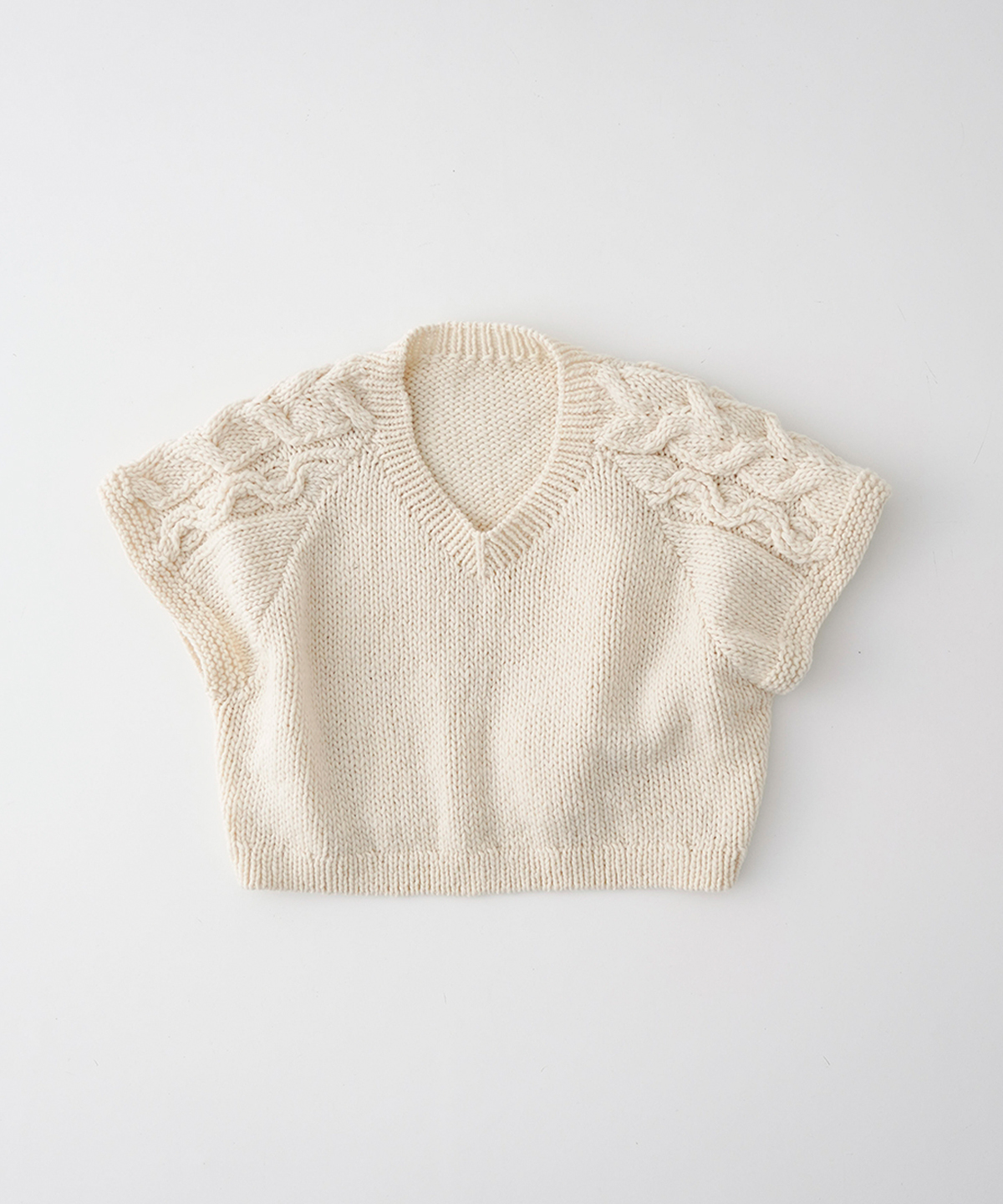 ペルーラグランケーブルニットベスト｜nest Robe / CONFECT ONLINE SHOP