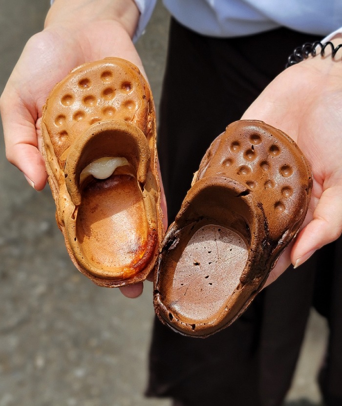 新大久保】これを食べられるのはここだけ!?クロックスの形をした