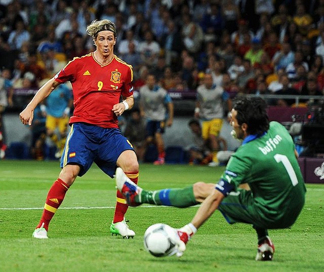 EUROのユニを振り返る！「2012年スペイン代表」連覇達成のユニフォーム