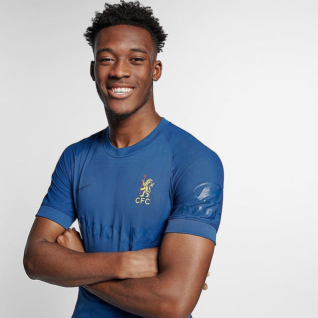 チェルシー、「超レトロ」な50周年記念ユニフォームを発表！FAカップで