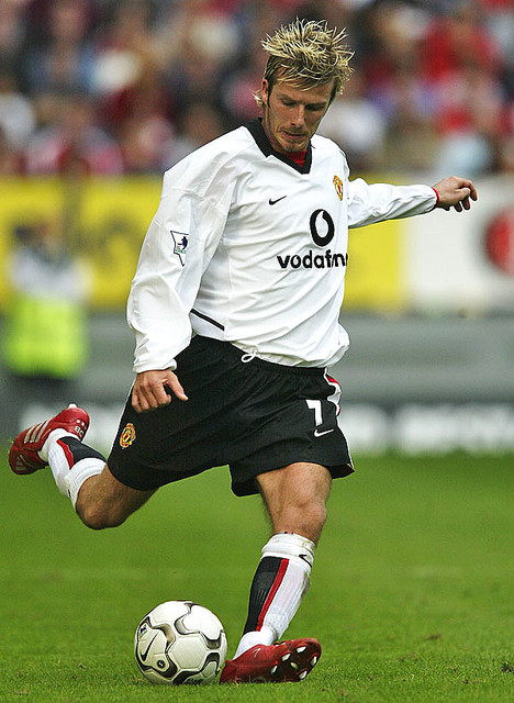 懐かしの白ユニ！マンチェスター・U、「初のNIKE」02-03アウェイ