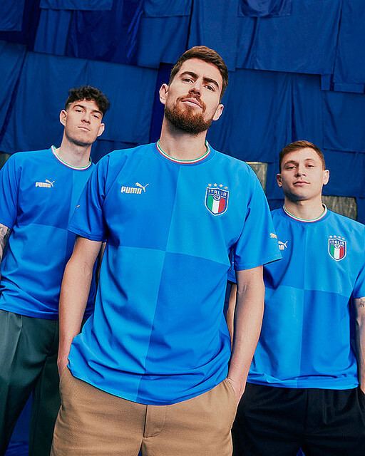 イタリア代表、2022新ユニフォームを発表！W杯優勝を祝う「4分割