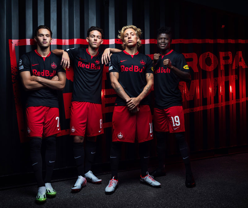 久保のソシエダと対戦！ザルツブルクがCLユニフォームを発表 「漆黒