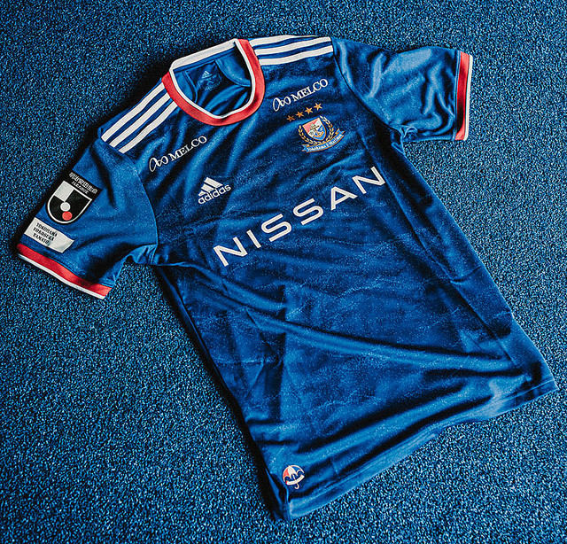 横浜F・マリノス、「象徴」をデザインの2021新ユニフォーム発表！選手