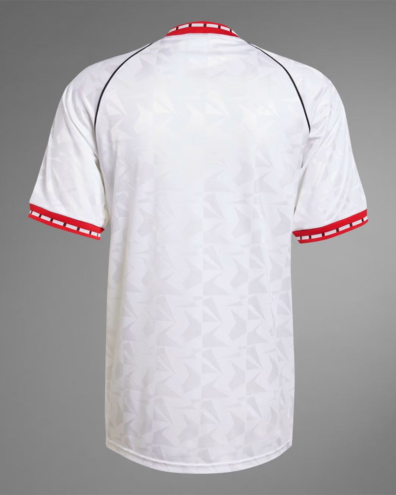 マンチェスター・ユナイテッドに「欧州優勝」を称える復刻ユニフォーム