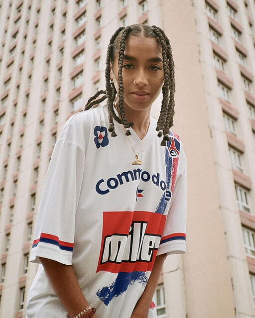 エッフェル塔が芸術的！PSG、90年代「レトロユニフォーム