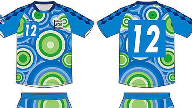 カズもさっそく着用！鈴鹿ポイントゲッターズ、2022新ユニフォームを