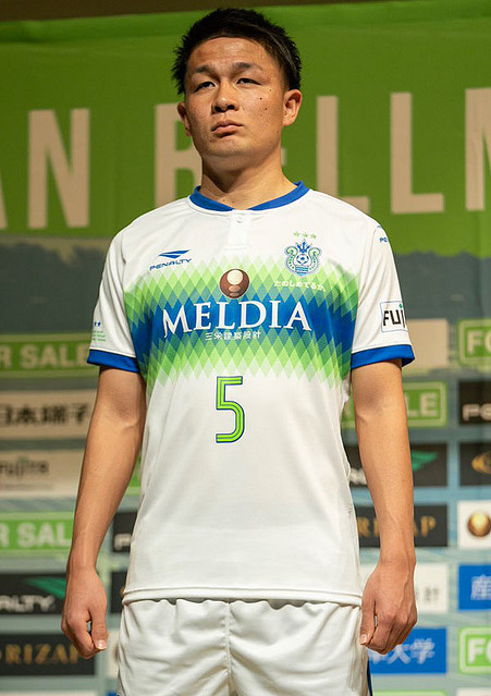 湘南ベルマーレ、2019新ユニフォームを発表！美しき「グラデーション