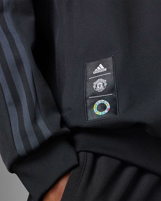 マンチェスター・ユナイテッドと巨匠『ピーター・サヴィル』の限定