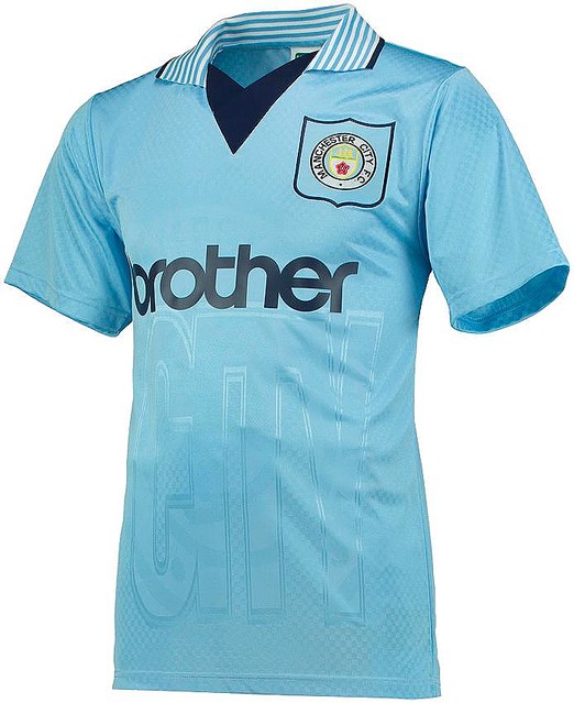 マンチェスター・シティ、人気の「brother」レトロジャージ！昔のユニ