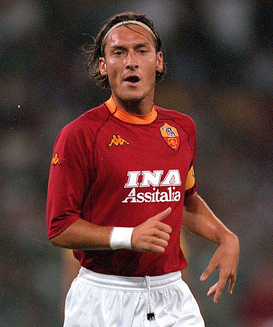 王子トッティ、色男っぷりが際立つ「ピチピチユニフォーム姿」7選