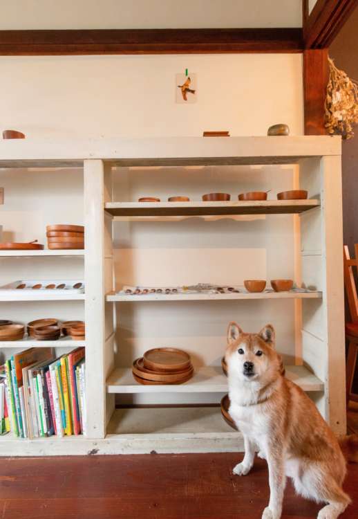 Shi-Ba】無垢の木の家具と小物のぬくもり【辰巳出版】 | PECO（ペコ）