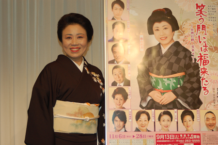 お笑い界の「女太閤」を喜劇役者・藤山直美が演じる | チケットぴあ