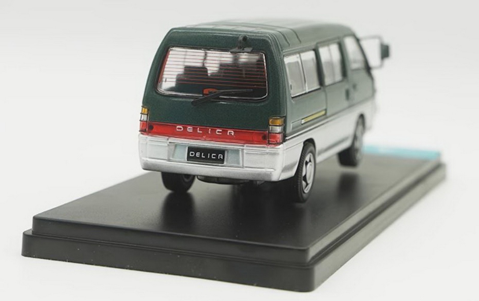 MC 1/43 Scale Mitsubishi Delica L300 Van Green Diecast Car Model