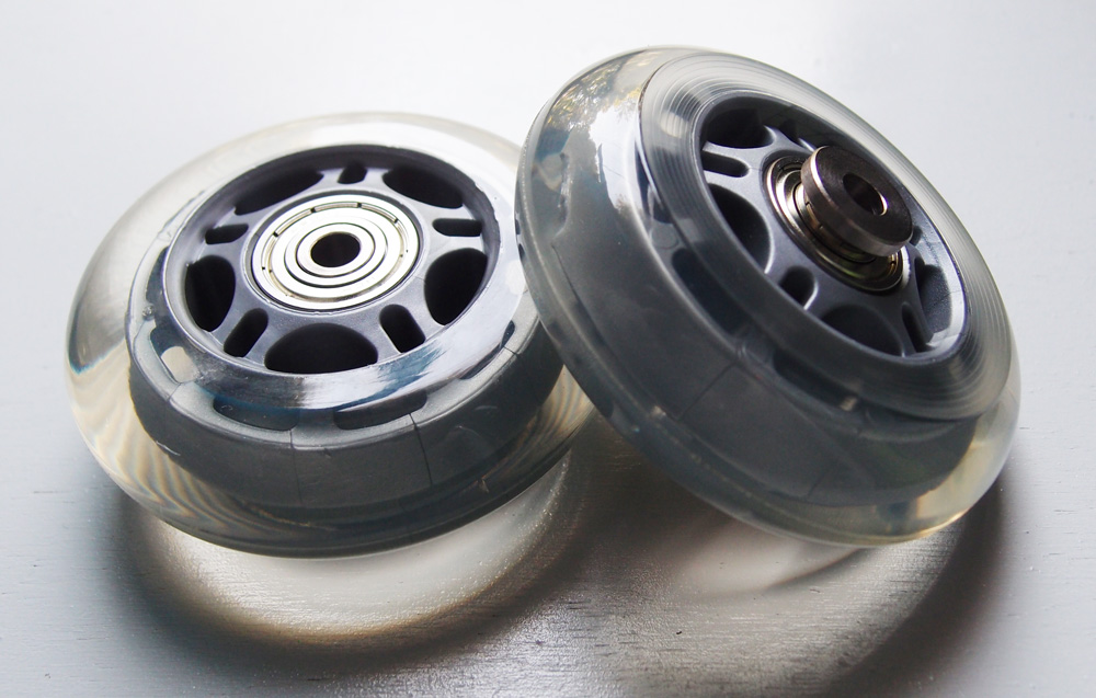 リモワ2輪クラシックフライト用静音ホイール 外側のボルトでホイールを