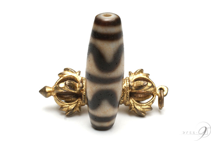 楽天市場】《現物限り一点物》 【 四線虎牙六眼天珠 老礦天珠 約34mm