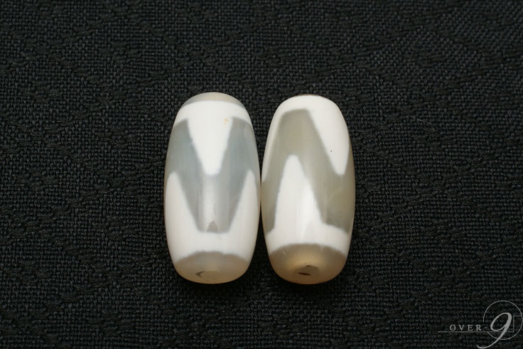 楽天市場】【老玉髄天珠 白 龍眼天珠 約20mm×10mm】【メール便可】天珠