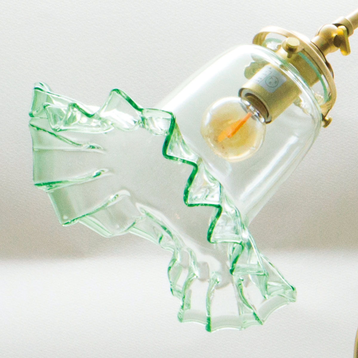 楽天市場】廣田硝子 テーブルライト ガラス製 電笠 フリル緑 卓上