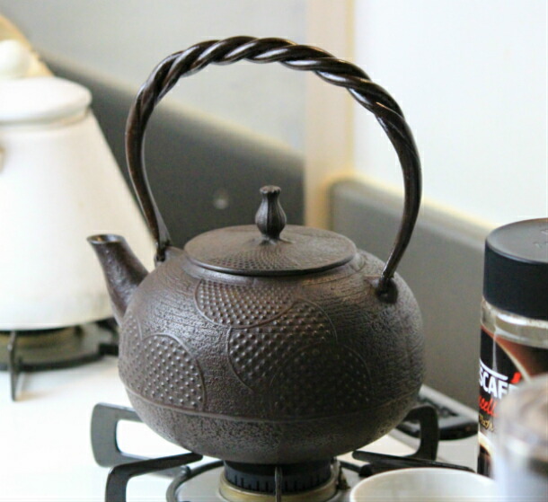 楽天市場】【送料無料】南部鉄器 鉄瓶 丸霰 1.5L 佐藤守巨作〔IH調理器