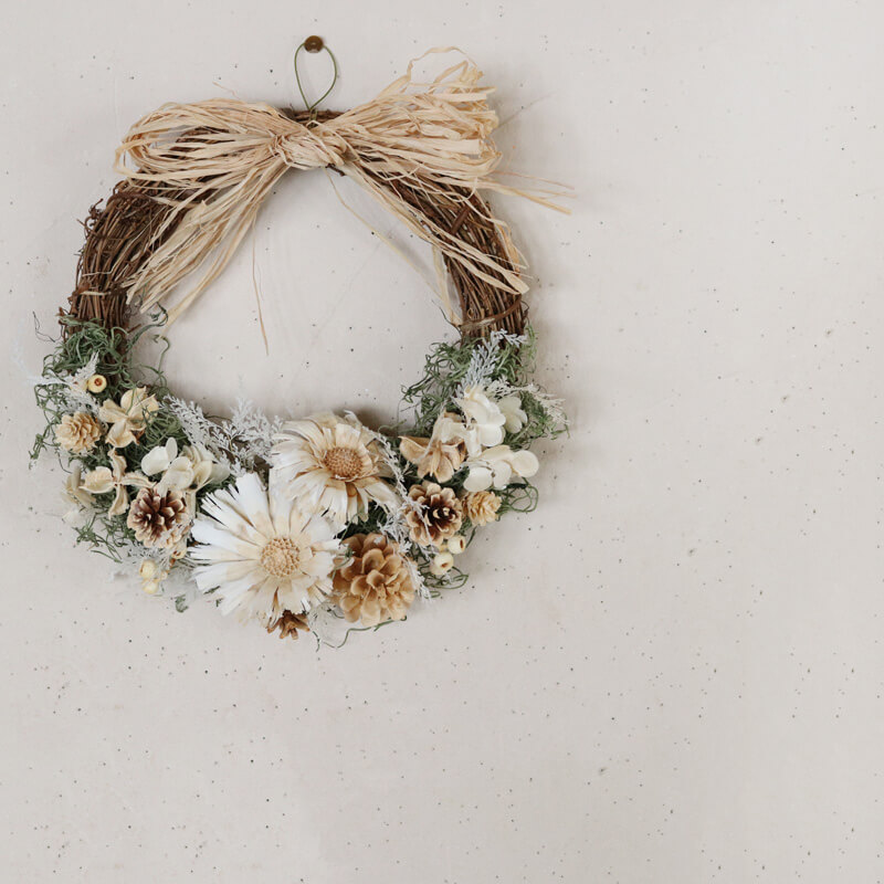 楽天市場】新築や結婚祝いに♪【玄関ドアOK♪】白いハーフムーンリース