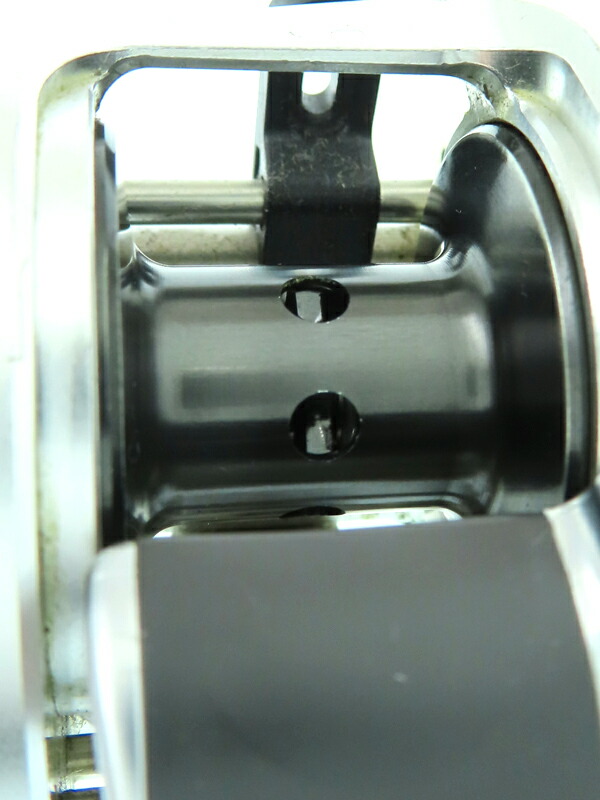 SHIMANO】シマノ『12カルカッタ100 右ハンドル』02831 ベイトリール 1