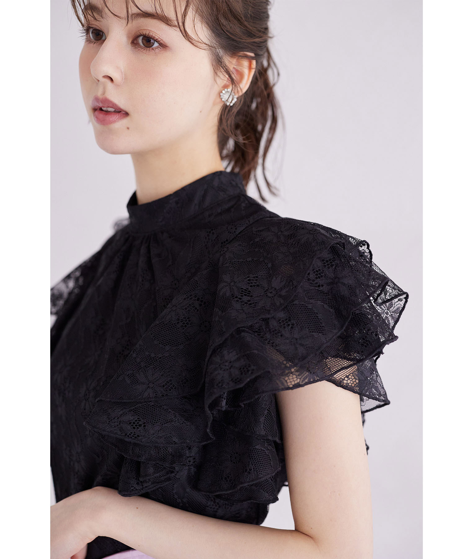 フラワーレースラッフルフリルブラウス